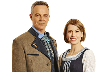 Cameron Daddo and Amy Lehpamer in The Sound of Music_photo by Brian Geach