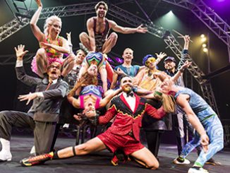 Circus Oz Ensemble 2016 photo by Rob Blackburn