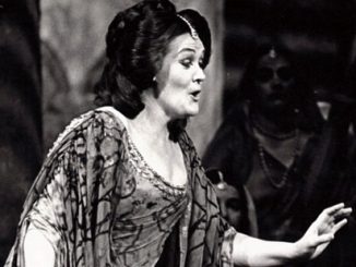 Joan-Sutherland-in-the-title-role-of-Lakmé-The-Australian-Opera-1976-Photograph-by-William-Moseley-Courtesy-of-Opera-Australia-Archives