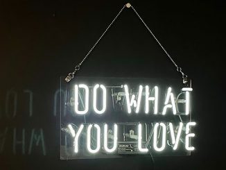 Do-What-You-Love-photo-by-Mathilde-Langevin-on-Unsplash 