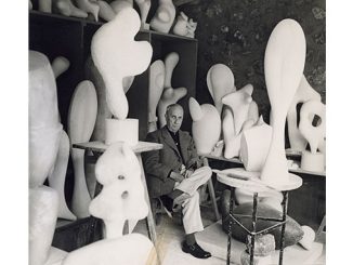NGV-Hans-Arp-in-Clamart-1957-photo-byAndré-Villiers-Archiv-Stiftung-Arp-e.-V.-Berlin