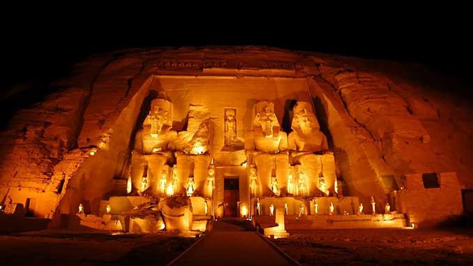 Australian-Museum-Ramses-&-the-Gold-of-the-Pharaohs-Abu-Simbel-at-night