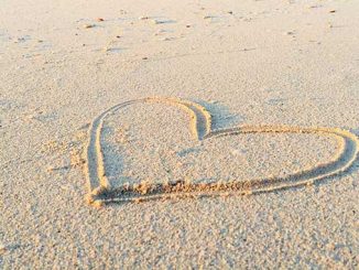 Heart-in-the-sand-photo-by Khadeeja-Yasser on Unsplash