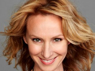 Lisa McCune Arts Review On the Couch