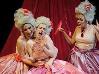 three-birds-theatre-ladycake-photo-by-sarah-walker