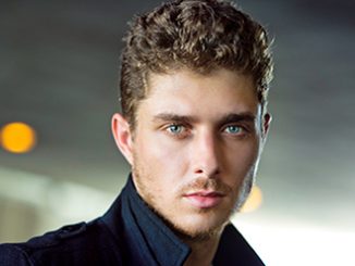 Alex Cubis Arts Review On the Couch