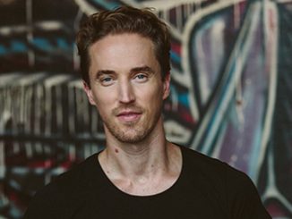 Gareth Belling Arts Review On the Couch