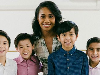 The Bodyguard Paulini and the Melbourne Fletchers - photo by Jessica Bridgeman