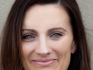 Karla Hillam - photo by Len Pearce