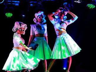 Cirque Stratosphere - photo by Mark Turner