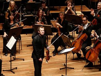Richard Tognetti with Members of the Melbourne Symphony Orchestra