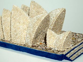 GCAG-Aunty-Esme-Timbery-Untitled-(Sydney-Opera-House)-2002-photo-by-Sue-Blackburn