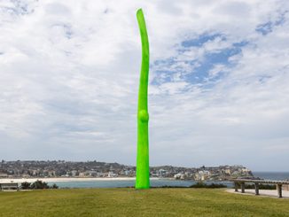 Milan-Kuzica-Green-Life,-Sculpture-by-the-Sea-photo-by-Gareth-Carr