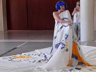 BOLD-Goddess-Liz-Lea-in-Homage-to-Elisabeth