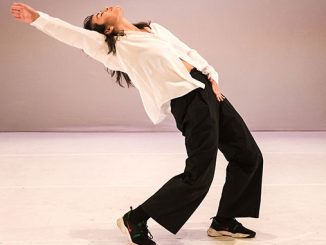AAR-Rinse-(2020)-Amrita-Hepi-photo-by-Gregory-Lorenzutti-for-Dancehouse