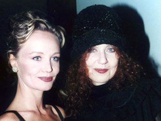 AAR-Wendy-and-Arkie-Whiteley-at-the-opening-of-the-Brett-Whiteley-Retrospective-at-the-Art-Gallery-of-New-South-Wales-in-1995-photo-courtesy-of-AGNSW