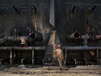 Edward-Burtynsky-Shipbreaking-#23-Chittagong-Bangladesh-2000