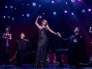Rhonda-Burchmore-and-dancers-in-Cabaret-de-Paris-photo-by-David-Wyatt