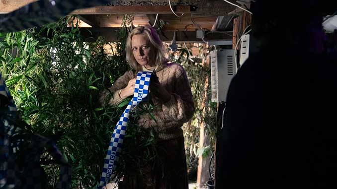 AAR-ABC-Marta-Dusseldorp-stars-as-Anika-Van-Cleef-in-Bay-of-Fires