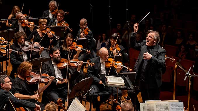 Jaime-Martín-conducts-the-MSO