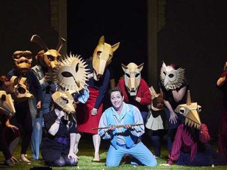 OA Michael Smallwood as Tamino and Opera Australia Chorus in The Magic Flute 2024 photo by Keith Saunders