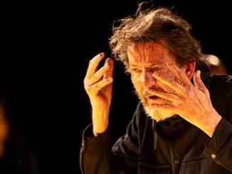 Robert Menzies stars in Bell Shakespeare's King Lear photo by Brett Boardman