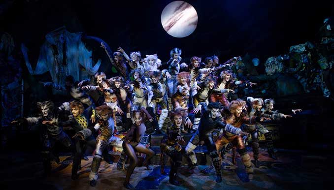 CATS (International Tour Company, 2022) - photo by Alessandro Pinna