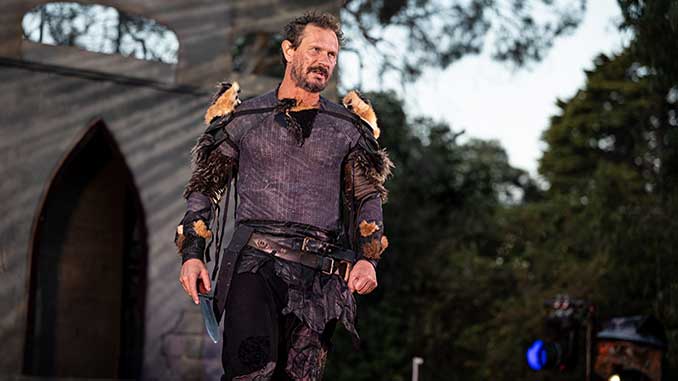 ASC MACBETH Hugh Sexton as Macbeth photo by Ben Fon